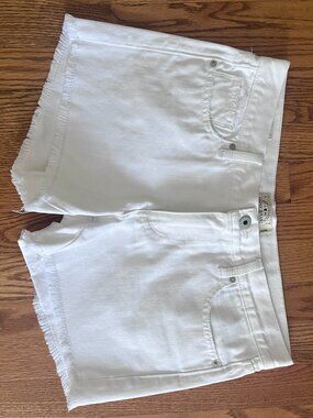 Lucky Brand white denim cut off shorts, Size 8.